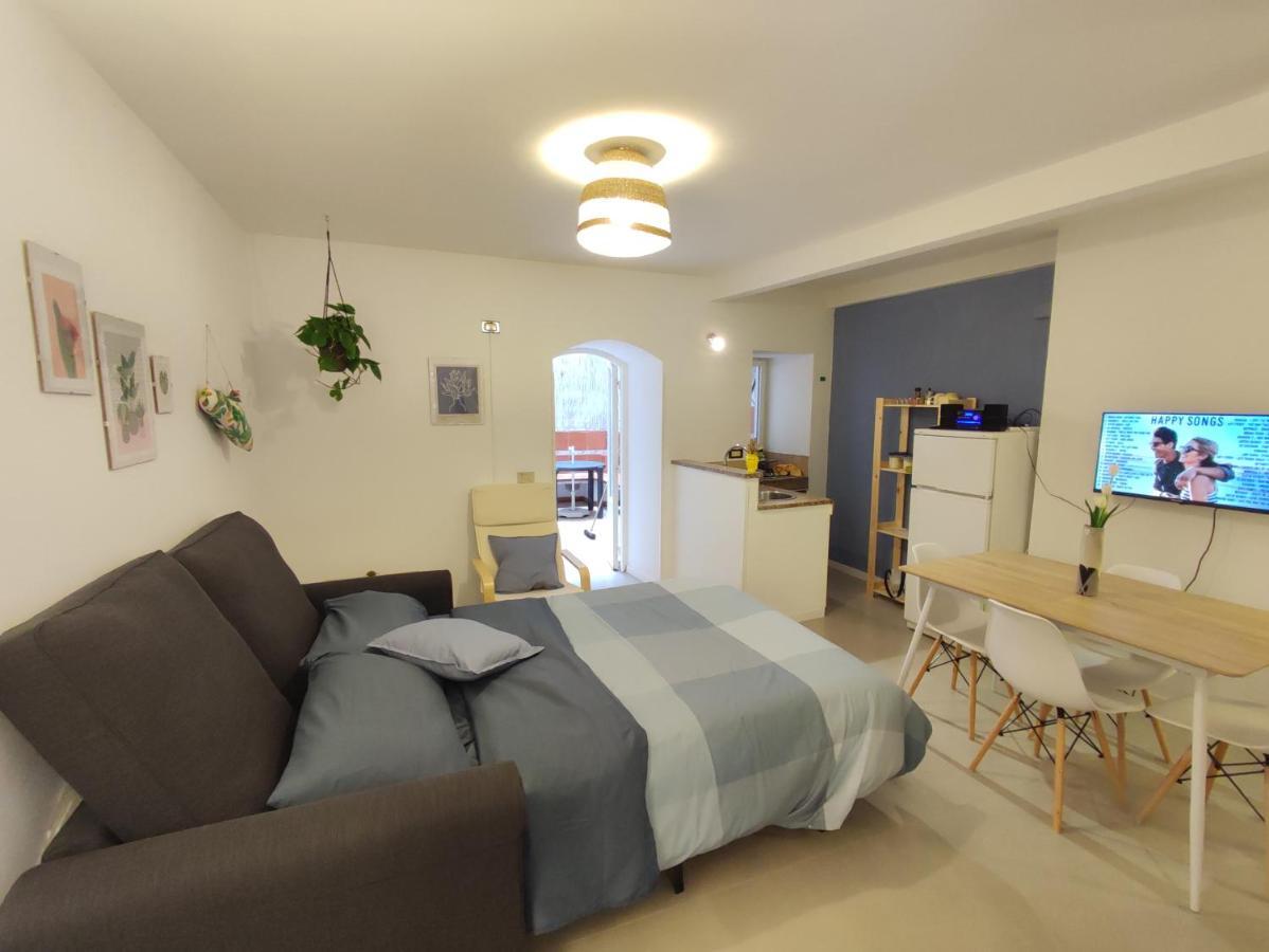 Loft Con Cortiletto - 100 Meters From The Beach Apartment Cefalu Exterior photo